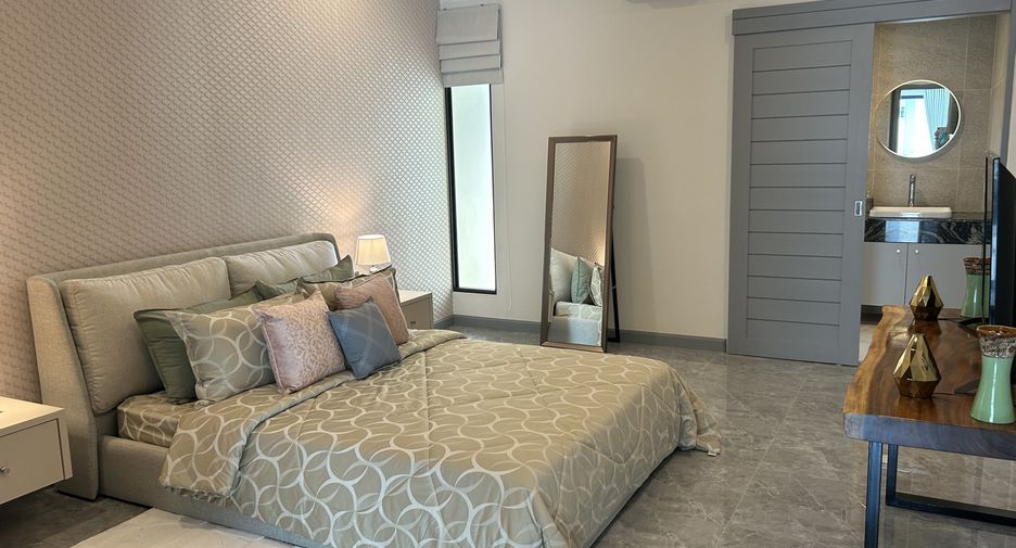 À vendre 4 chambres villa à Huay Yai, Pattaya