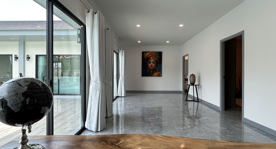 À vendre 4 chambres villa à Huay Yai, Pattaya