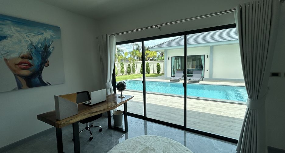 À vendre 4 chambres villa à Huay Yai, Pattaya