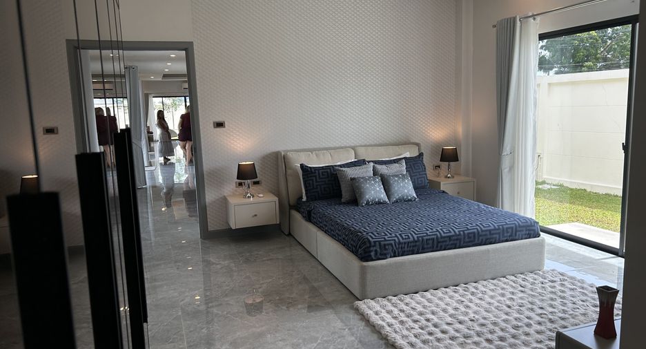 À vendre 4 chambres villa à Huay Yai, Pattaya