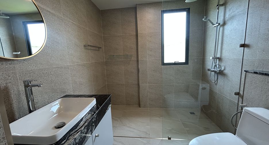 À vendre 4 chambres villa à Huay Yai, Pattaya