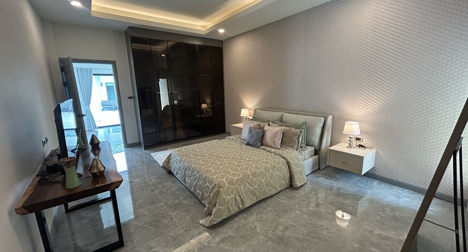 À vendre 4 chambres villa à Huay Yai, Pattaya