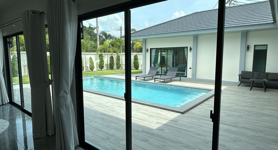 À vendre 4 chambres villa à Huay Yai, Pattaya