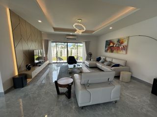 À vendre 4 chambres villa à Bang Lamung, Chonburi