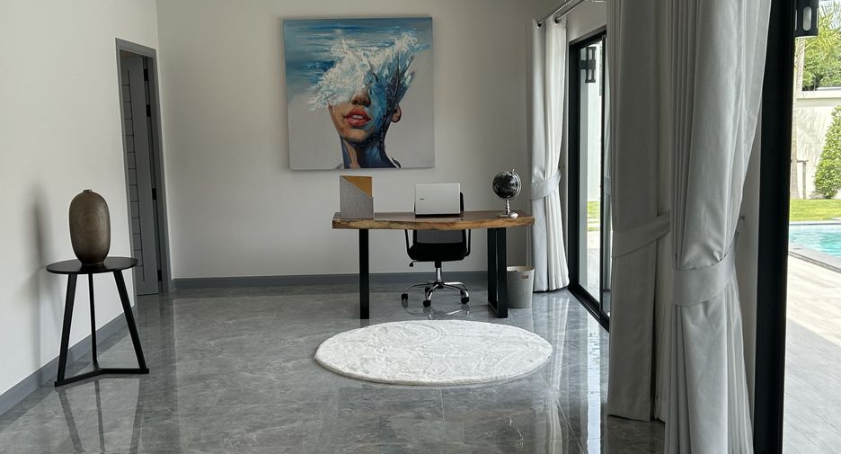 À vendre 4 chambres villa à Huay Yai, Pattaya