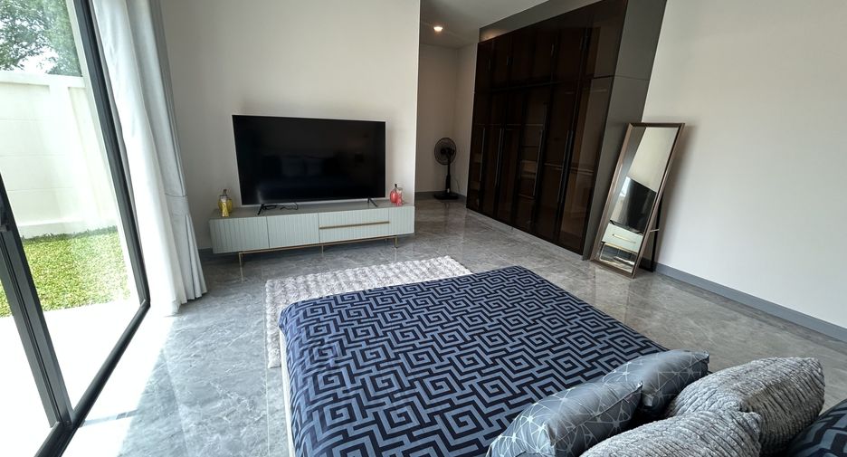 À vendre 4 chambres villa à Huay Yai, Pattaya