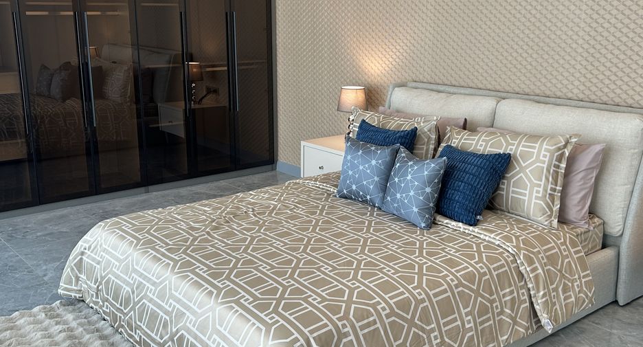 À vendre 4 chambres villa à Huay Yai, Pattaya