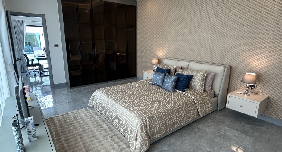 À vendre 4 chambres villa à Huay Yai, Pattaya