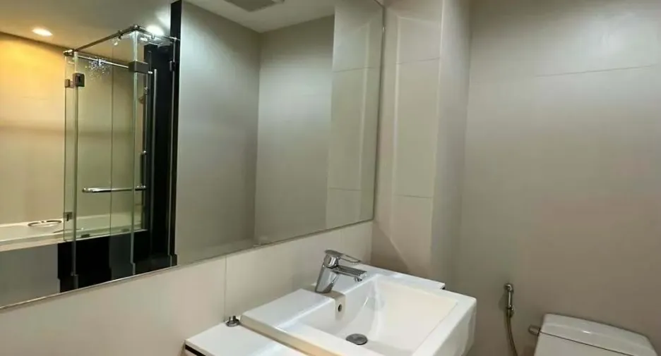 出售 和 出租 1 卧室 公寓 在 Khlong Toei, 曼谷