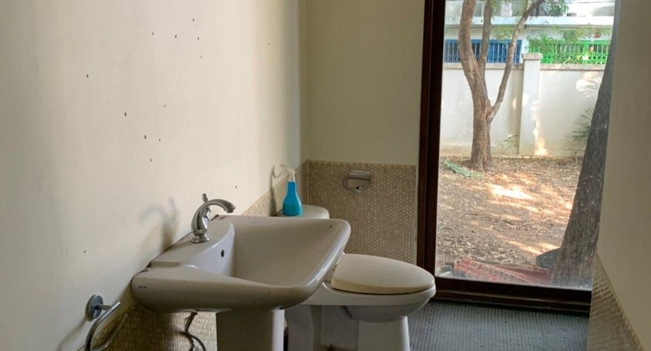 Haus zum Kauf und zur Miete mit 4 Zimmer in Thon Buri, Bangkok