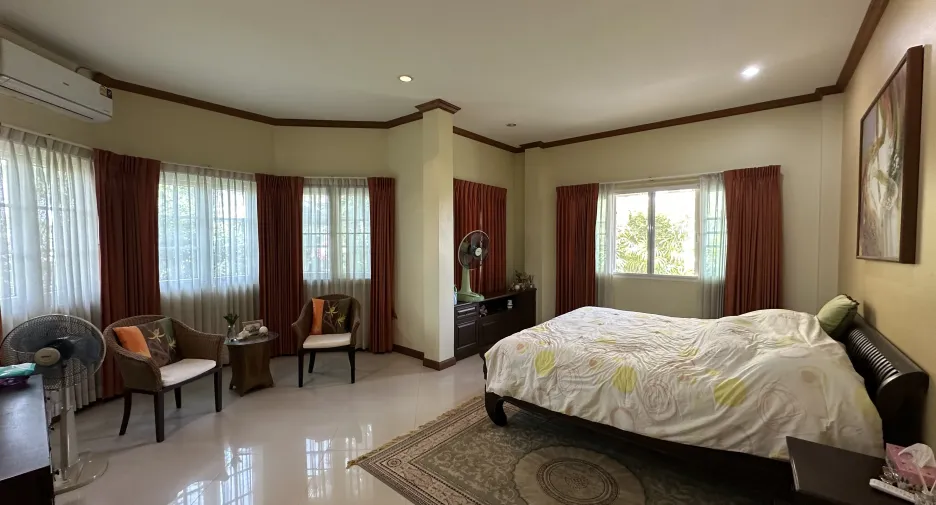 For sale 4 bedrooms house in Cha Am, Phetchaburi