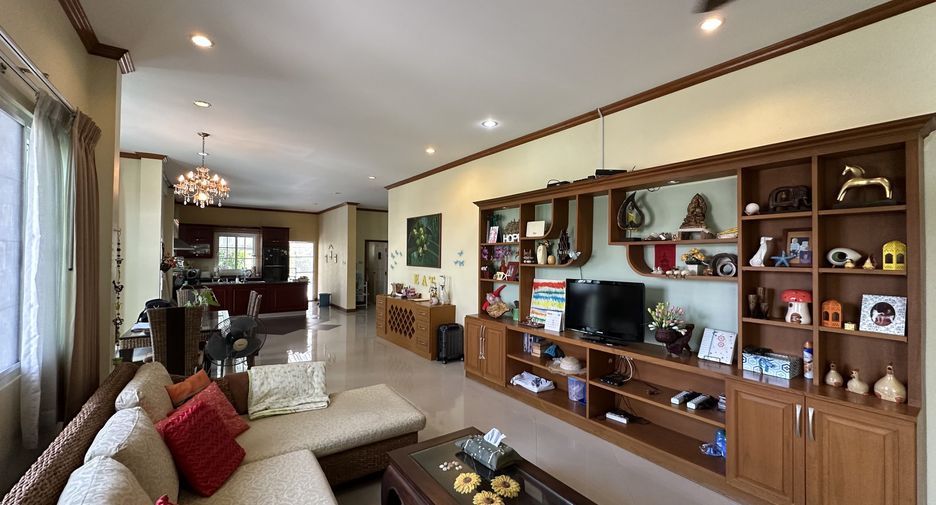 For sale 4 bedrooms house in Cha Am, Phetchaburi