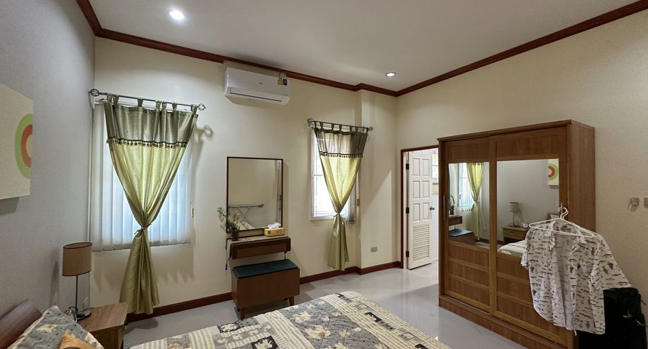 For sale 4 bedrooms house in Cha Am, Phetchaburi