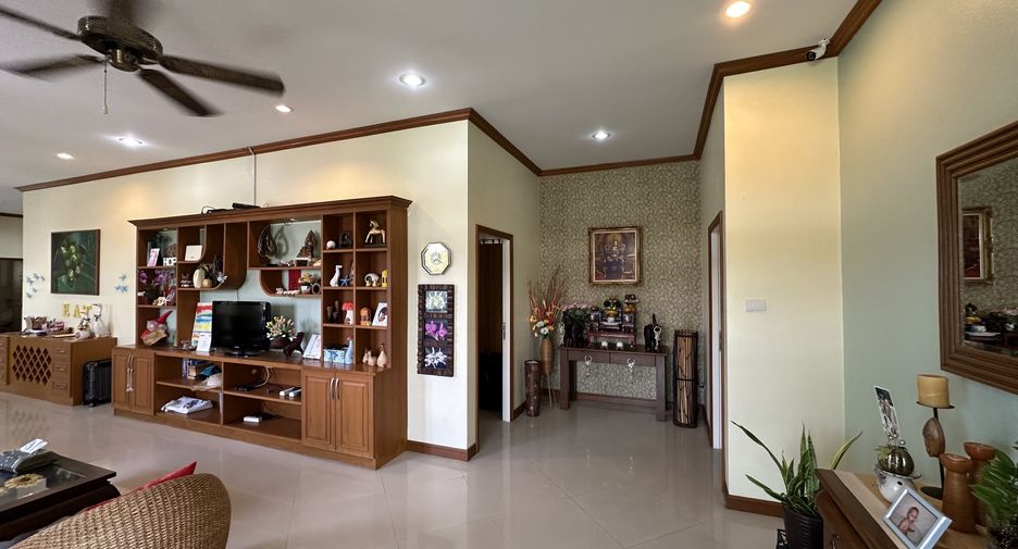 For sale 4 bedrooms house in Cha Am, Phetchaburi