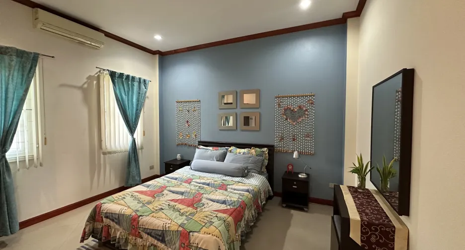 For sale 4 bedrooms house in Cha Am, Phetchaburi