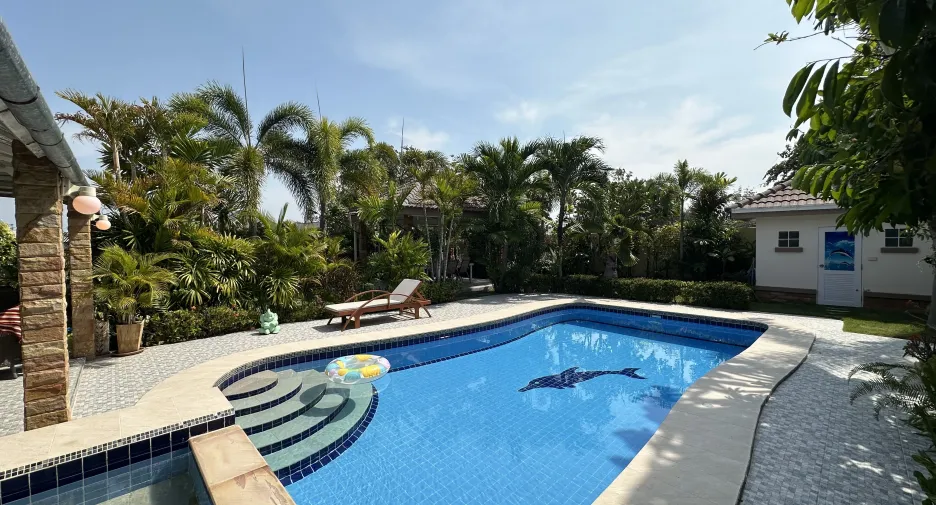 For sale 4 bedrooms house in Cha Am, Phetchaburi