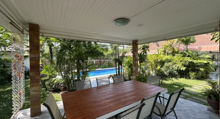 For sale 4 bedrooms house in Cha Am, Phetchaburi