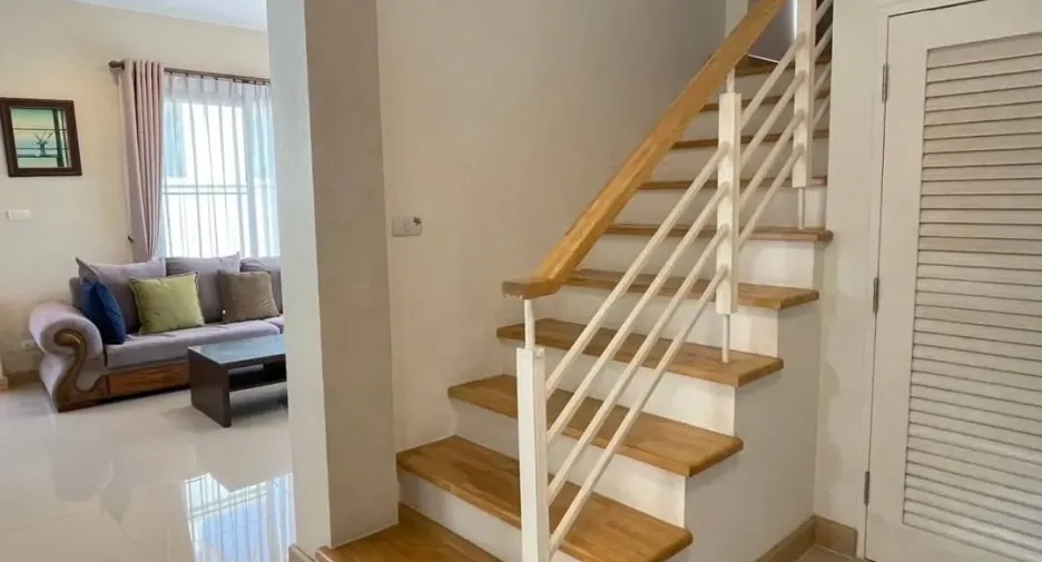 Casa en venta y en alquiler de 3 habitaciones en Si Racha, Chonburi