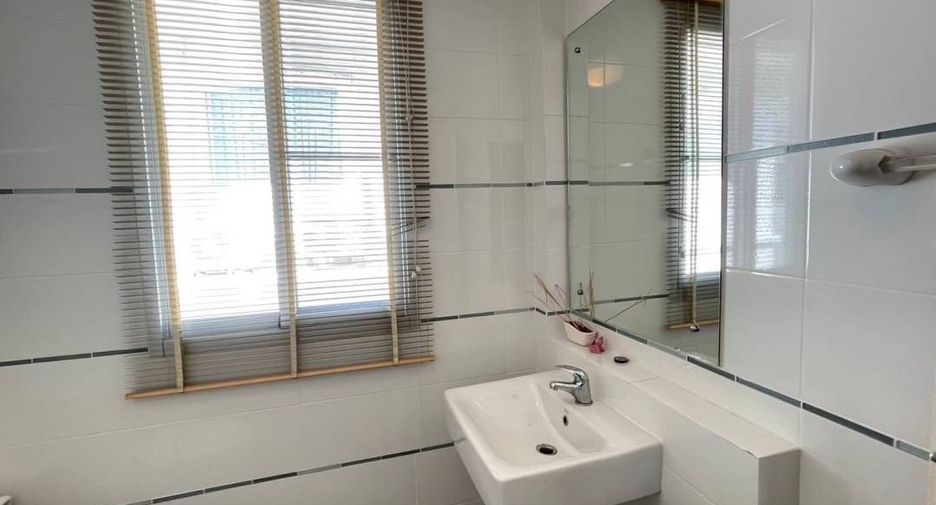 For sale and for rent 3 bedrooms house in Si Racha, Chonburi