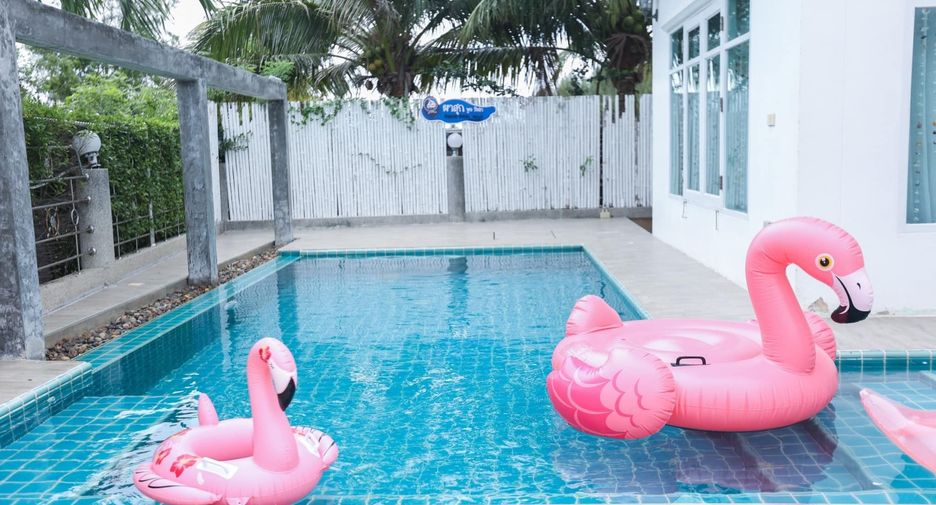 For rent 4 bedrooms villa in Pran Buri, Prachuap Khiri Khan