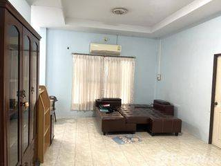 For sale 4 bedrooms house in Mueang Nakhon Ratchasima, Nakhon Ratchasima