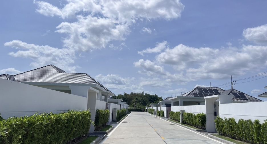 For rent 3 bedrooms villa in Hua Hin, Prachuap Khiri Khan