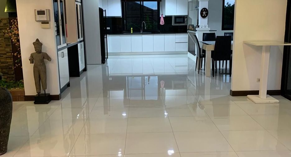 For sale 5 bedrooms villa in Kathu, Phuket