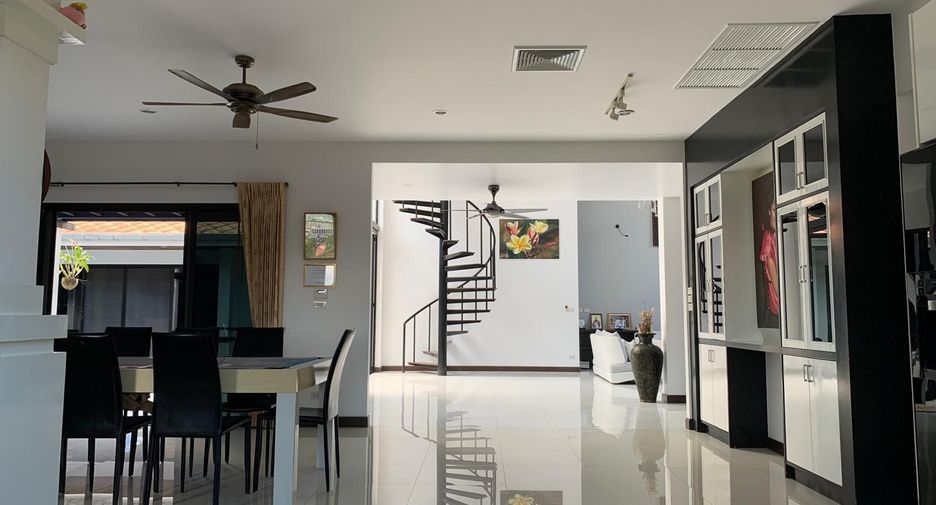 For sale 5 bedrooms villa in Kathu, Phuket