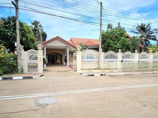À vendre et à louer 4 chambres maison à Cha Am, Phetchaburi