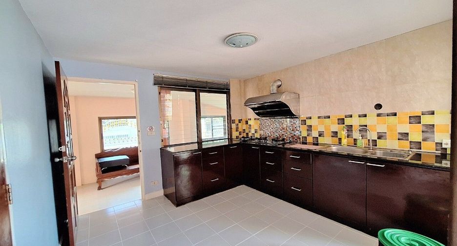 Casa en venta y en alquiler de 4 habitaciones en Cha Am, Phetchaburi