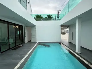 À vendre et à louer 3 chambres villa à Bang Lamung, Chonburi