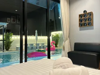 For rent 4 bedrooms villa in Hua Hin, Prachuap Khiri Khan