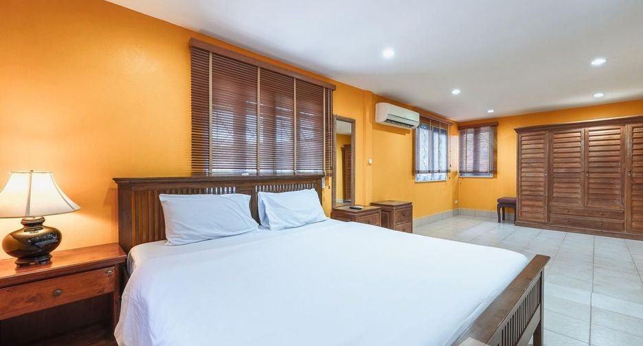 For sale 5 bedrooms house in Mueang Phuket, Phuket