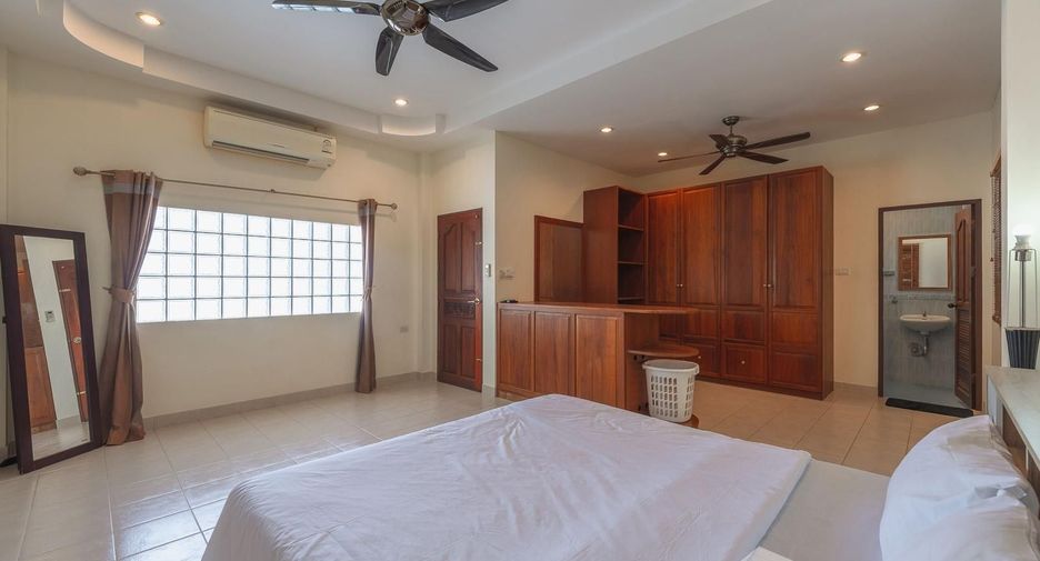 For sale 5 bedrooms house in Mueang Phuket, Phuket