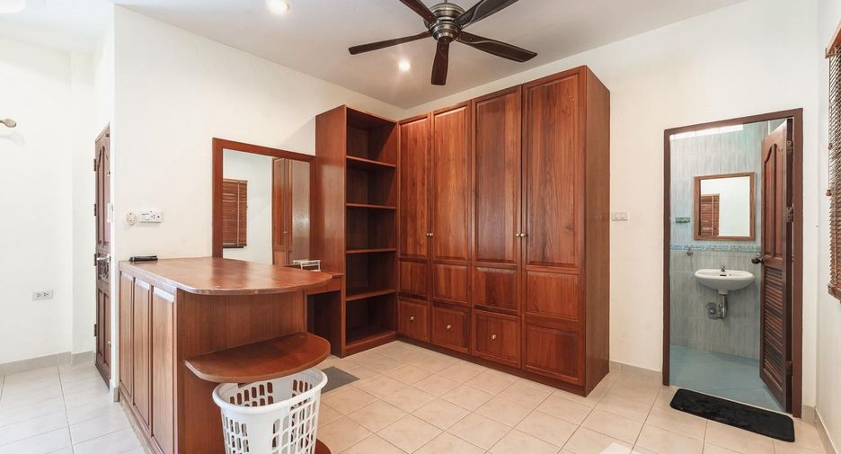 For sale 5 bedrooms house in Mueang Phuket, Phuket