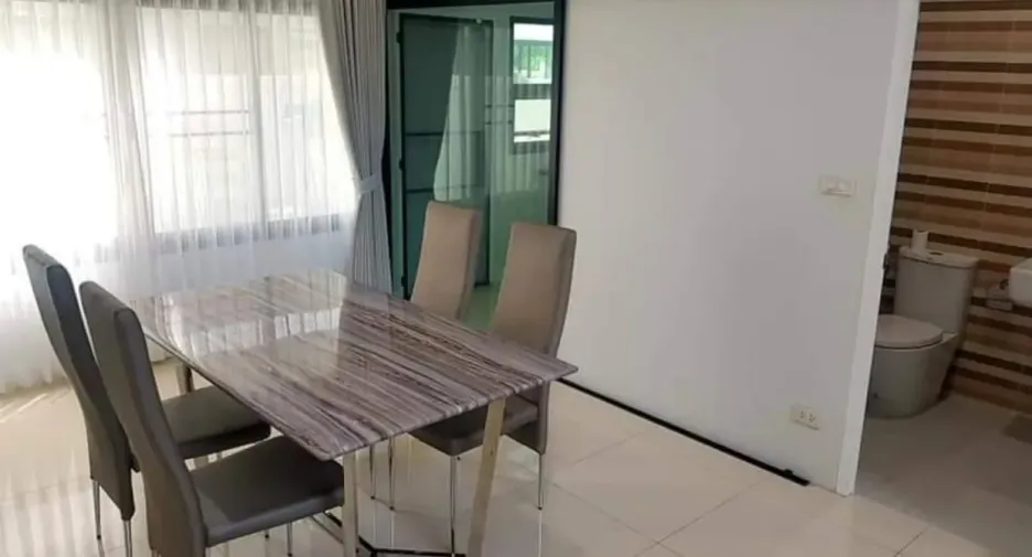 For sale and for rent 3 bedrooms townhouse in Mueang Chiang Mai, Chiang Mai