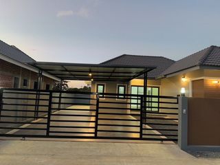 For sale 3 bedrooms house in Saraphi, Chiang Mai