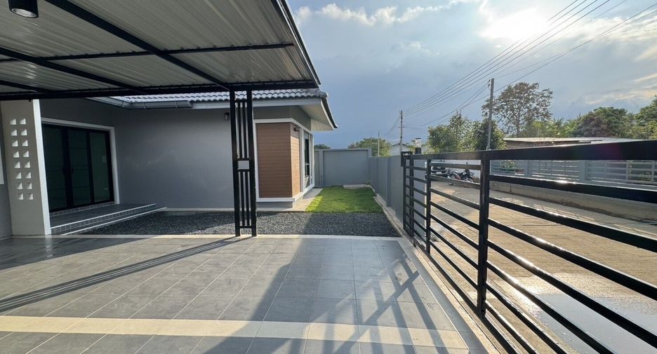 For sale 3 bedrooms house in Saraphi, Chiang Mai