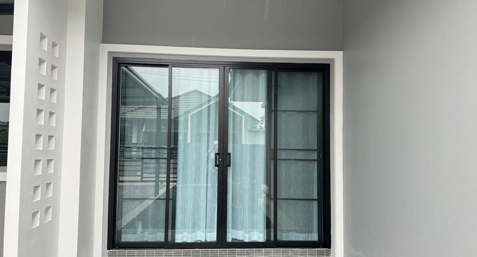For sale 3 bedrooms house in Saraphi, Chiang Mai