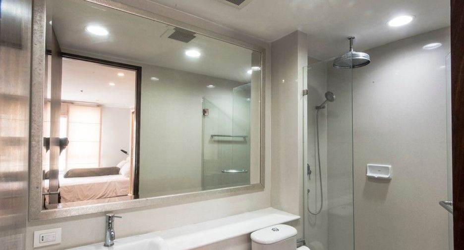For sale and for rent 2 bedrooms condo in Watthana, Bangkok