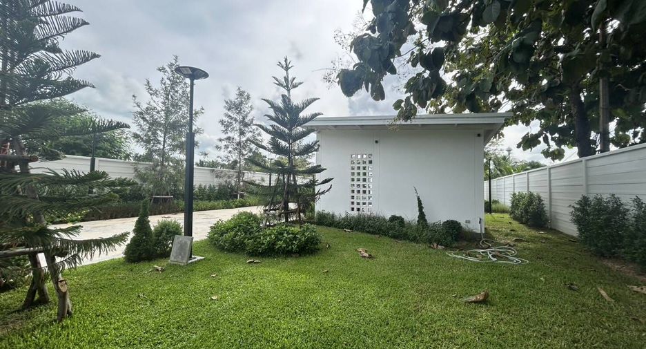 For sale 3 bedrooms villa in Mueang Phuket, Phuket