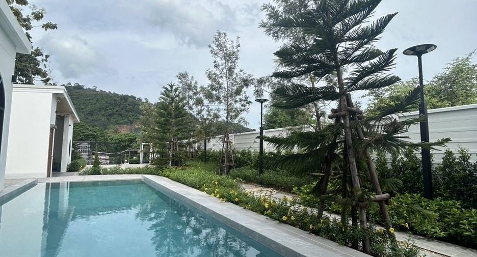 For sale 3 bedrooms villa in Mueang Phuket, Phuket