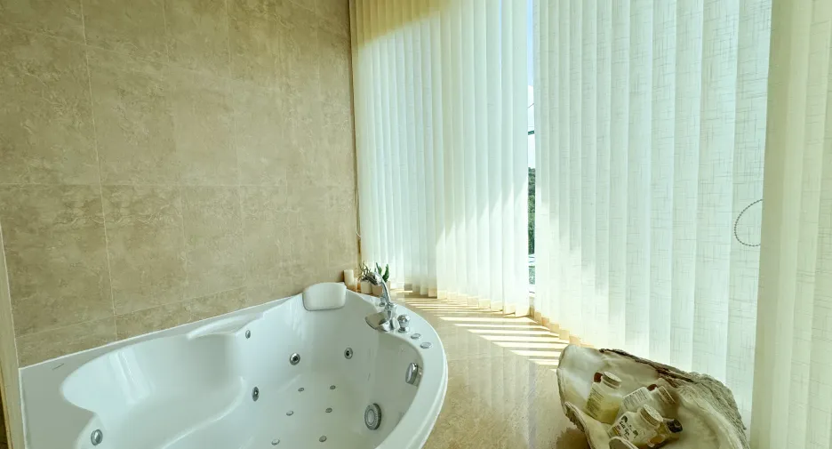 Villa zum Kauf und zur Miete mit 6 Zimmer in Mueang Phuket, Phuket