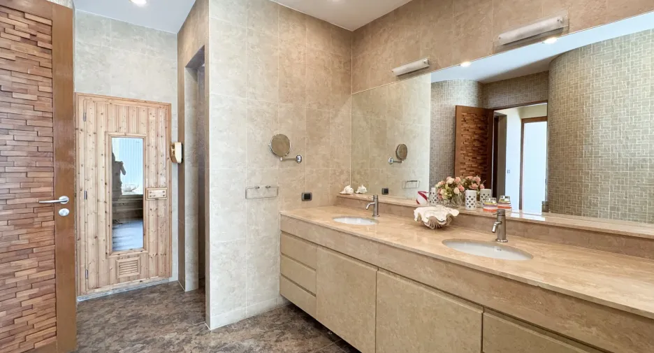 Villa zum Kauf und zur Miete mit 6 Zimmer in Mueang Phuket, Phuket
