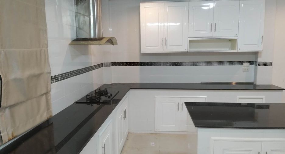 For sale 4 bedrooms villa in Doi Saket, Chiang Mai