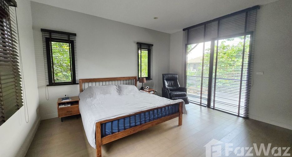 出售 4 卧室 独立屋 在 Bangkok Noi, 曼谷