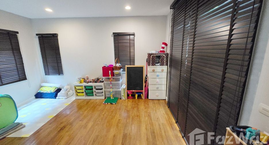 出售 4 卧室 独立屋 在 Bangkok Noi, 曼谷