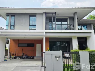 For sale 4 bedrooms house in Bangkok Noi, Bangkok