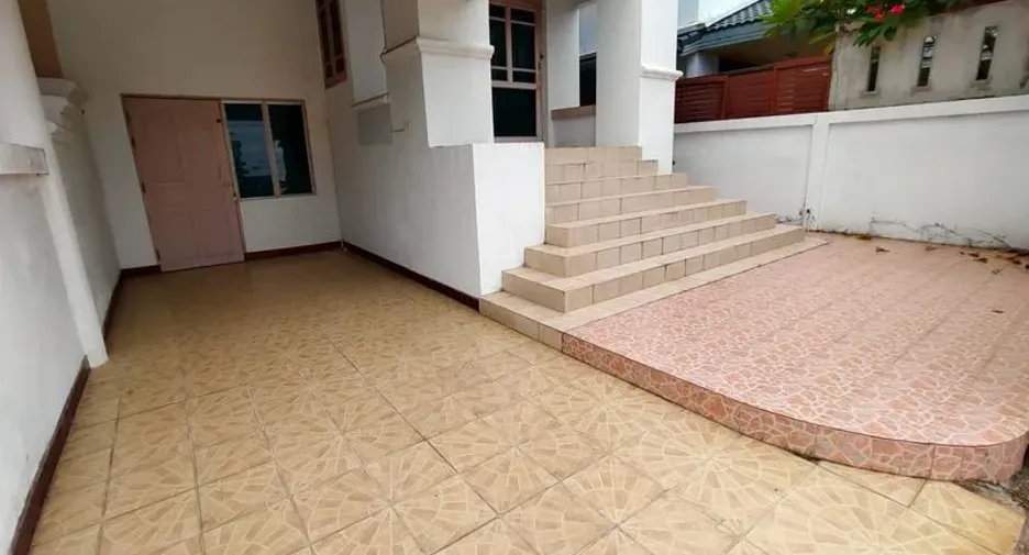 Reihenhaus zur Miete mit 2 Zimmer in Bang Lamung, Chonburi