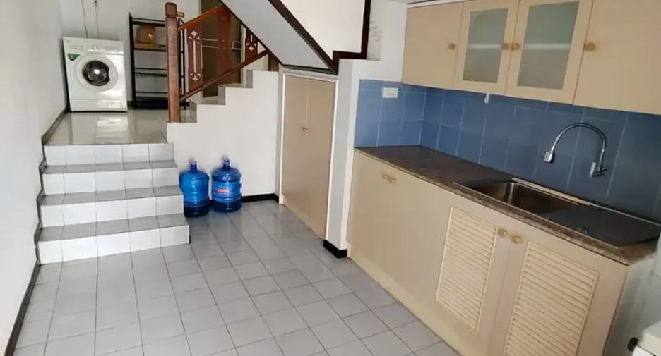 Reihenhaus zur Miete mit 2 Zimmer in Bang Lamung, Chonburi